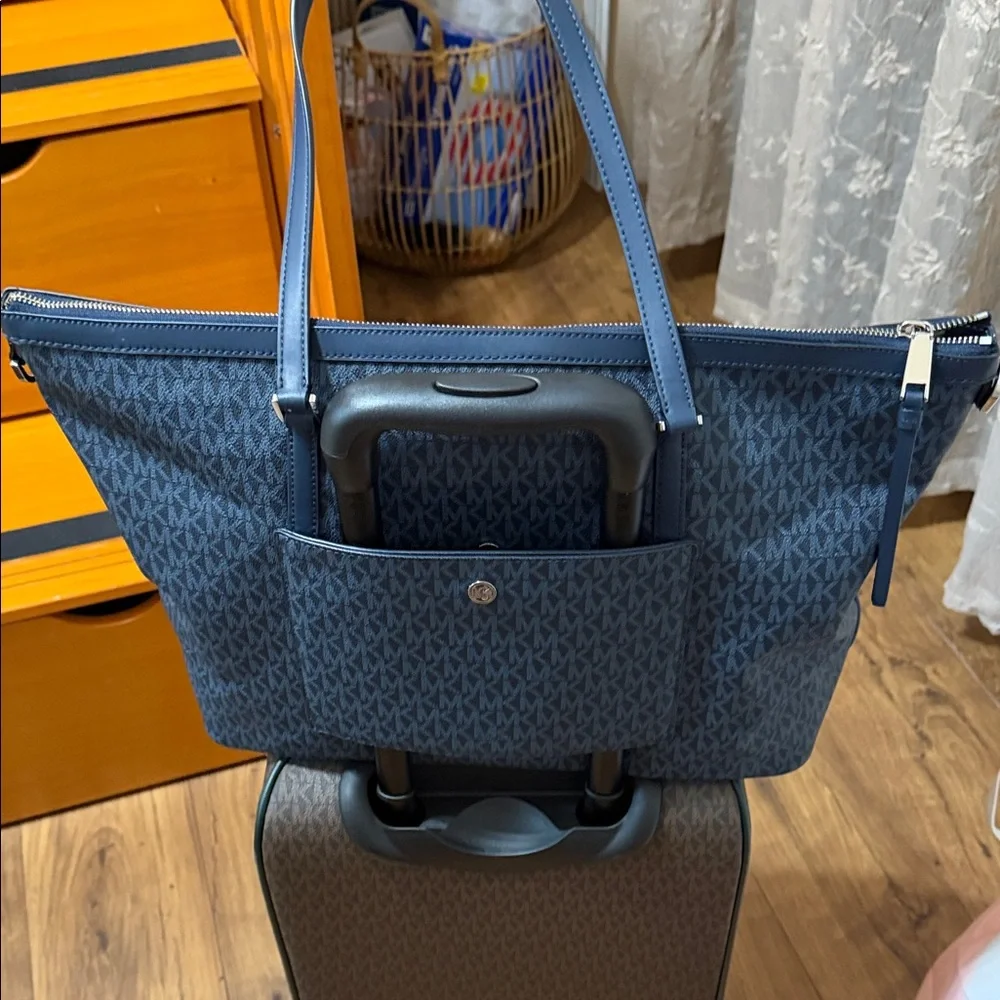 Michael Kors Dark Blue Signature Tote - Picture 9 of 15